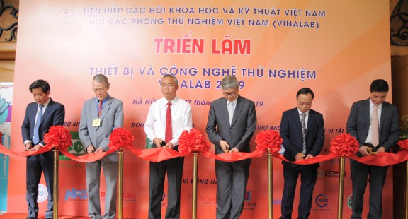 Lần đầu tiên triển lãm thiết bị và công nghệ thử nghiệm VinaLAB