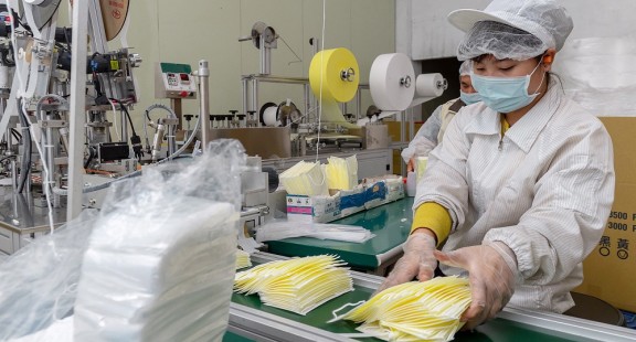 Khẩu trang, quần áo bảo hộ y tế xuất khẩu phải đáp ứng tiêu chuẩn của EU
