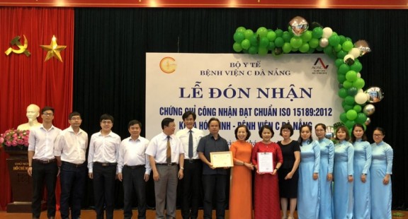 AOSC trao Chứng chỉ hệ thống chất lượng đạt tiêu chuẩn ISO 15189:2012 cho bệnh viện C Đà Nẵng