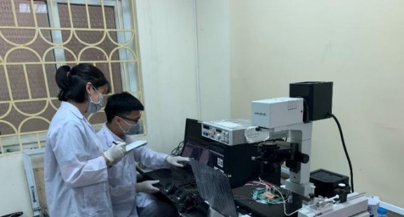 Chip vi lưu xét nghiệm máu phát hiện sớm ung thư phổi