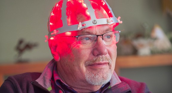 Liệu pháp ánh sáng, hy vọng mới cho bệnh nhân Parkinson