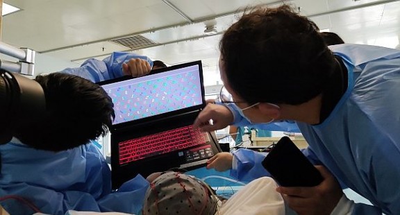 Công nghệ BCI giúp bệnh nhân bị liệt và mất ngôn ngữ nói được