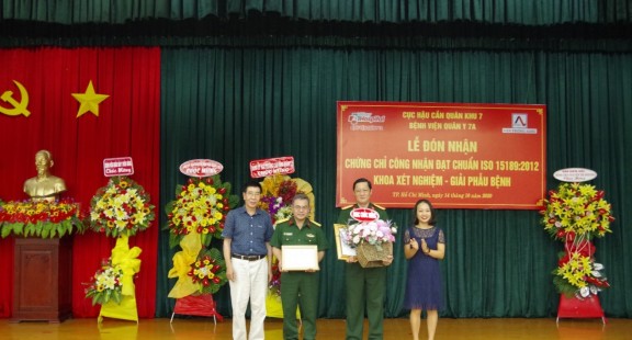 Đơn vị đầu tiên thuộc Cục Hậu cần Quân khu 7 có phòng xét nghiệm đạt công nhận ISO 15189