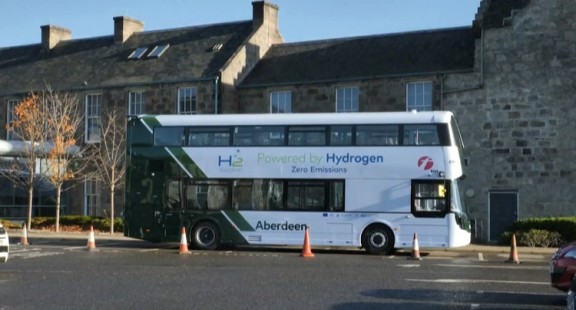 Scotland thử nghiệm xe buýt hai tầng chạy bằng hydro