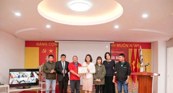 VinaCert gặp mặt đầu năm và khen thưởng tập thể, cá nhân xuất sắc