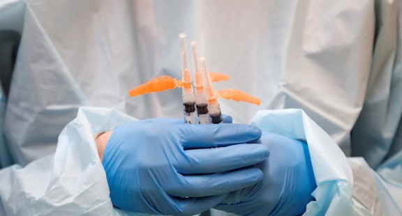 Moderna thử nghiệm phiên bản vaccine mới nhắm vào biến thể SARS-CoV-2 Nam Phi