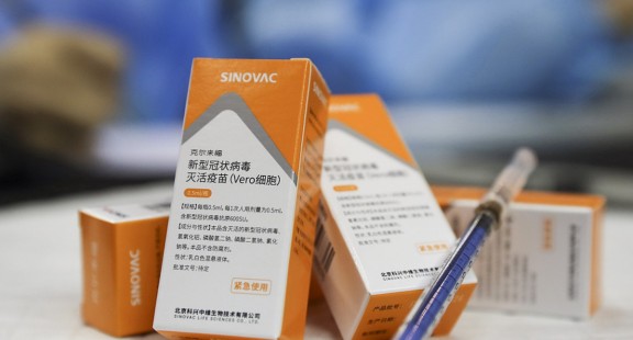 Bắt đầu thẩm định chất lượng vaccine ngừa COVID-19 do hãng Sinovac sản xuất
