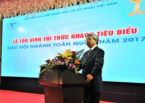 GS.VS.TSKH Đặng Vũ Minh phát biểu tại Lễ tôn vinh