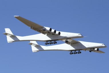 Máy bay lớn nhất thế giới bay thử nghiệm thành công