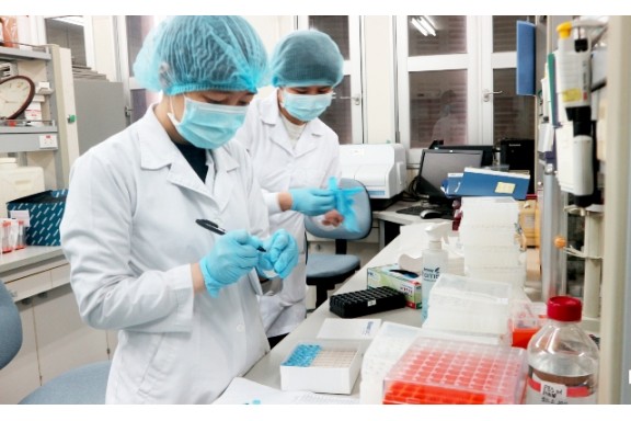 Kovalevskaia 2019 vinh danh nhóm nhà khoa học nữ phân lập thành công virus corona chủng mới