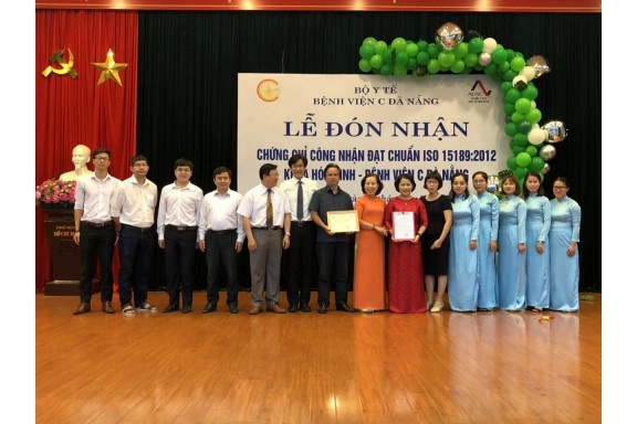 AOSC trao Chứng chỉ hệ thống chất lượng đạt tiêu chuẩn ISO 15189:2012 cho bệnh viện C Đà Nẵng