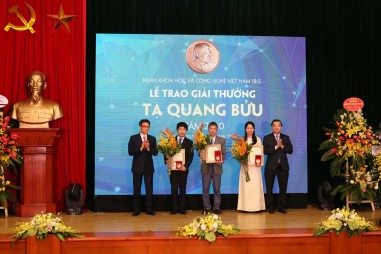 Vinh danh 3 nhà khoa học đạt giải thưởng Tạ Quang Bửu năm 2020