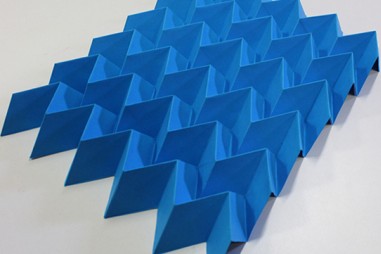 Siêu vật liệu Origami cho thấy khả năng hỗ trợ thuận nghịch kết hợp với khả năng phục hồi biến dạng