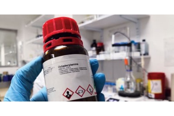 Cách ngăn chặn việc trộn lẫn hóa chất ngẫu nhiên trong phòng thử nghiệm