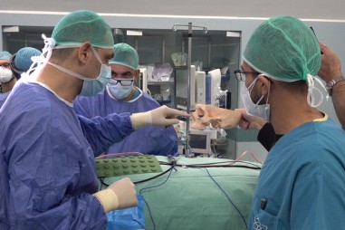 Israel tiến hành ca phẫu thuật ghép hốc mắt 3D trong môi trường AR đầu tiên trên thế giới