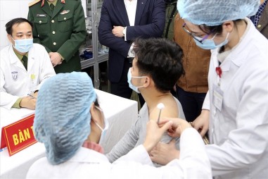 Việt Nam sẽ có khoảng 5 triệu liều vaccine COVID-19 vào cuối tháng 2