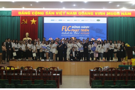 khoa du lịch trường đại học kinh doanh và công nghệ hà nội cùng tập đoàn FLC việt nam tổ chức workshop cho sinh viên K22 ngành du lịch