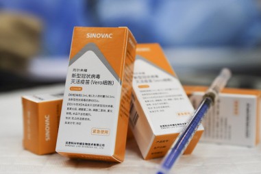 Bắt đầu thẩm định chất lượng vaccine ngừa COVID-19 do hãng Sinovac sản xuất
