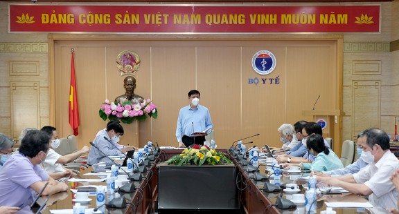 Việt Nam chuẩn bị cho chiến lược phòng chống dịch năm 2022