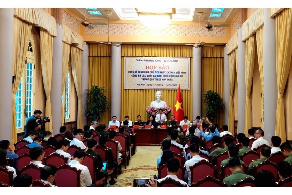 Công bố Lệnh của Chủ tịch nước về 8 luật vừa được Quốc hội thông qua