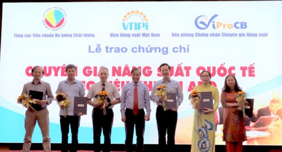 TCVN 13751:2023 - Tiêu chuẩn quốc gia đối với chuyên gia năng suất