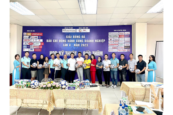 Họp kỹ thuật và bốc thăm chia bảng Giải bóng đá “Báo chí đồng hành cùng doanh nghiệp” lần 5