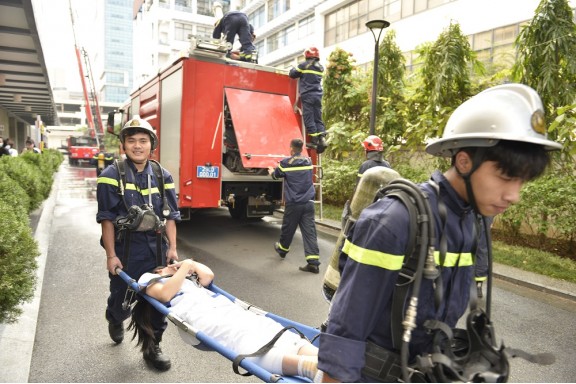 Bệnh viện Việt Pháp Hà Nội: Diễn tập PCCC nhằm ngăn ngừa, hạn chế đến mức thấp nhất thiệt hại khi có cháy xảy ra