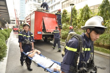 Bệnh viện Việt Pháp Hà Nội: Diễn tập PCCC nhằm ngăn ngừa, hạn chế đến mức thấp nhất thiệt hại khi có cháy xảy ra