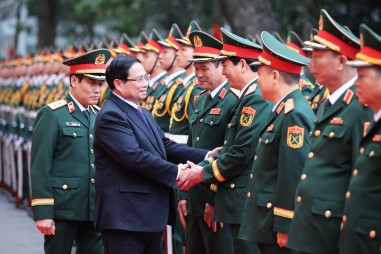 Thủ tướng: Phát huy vai trò đặc biệt, truyền thống vẻ vang "vừa là chiến sĩ vừa là bác sĩ"