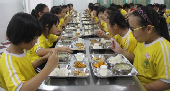 Nghiên cứu giải pháp đồng bộ bảo đảm an toàn thực phẩm học đường