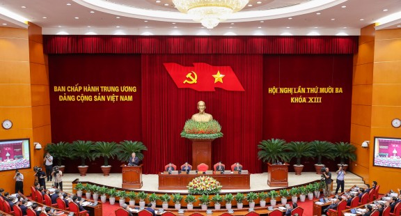 Khai mạc Hội nghị Trung ương lần thứ 13