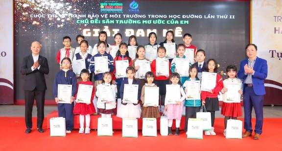 Ấn tượng Lễ trao giải Cuộc thi vẽ tranh  “Bảo vệ môi trường trong học đường – Sân trường mơ ước của em”