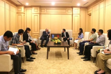 Phó Tổng Giám đốc IAEA đến thăm và làm việc với Cục ATBXHN