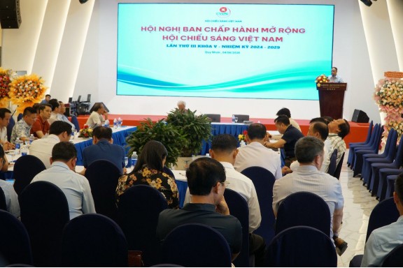 Hội Chiếu sáng Việt Nam năm 2025: Dấu ấn chuyển dịch xanh và thích ứng mô hình quản lý mới