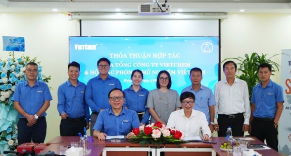 VinaLAB phát triển hệ sinh thái doanh nghiệp cùng VietChem